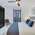 Modern Apartment 2Br-2Bth- Pool & Gym